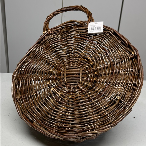 Handcrafted Brown Wicker Basket - Picture 4 of 6